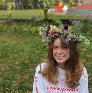 Meet your Posher, Caitlin